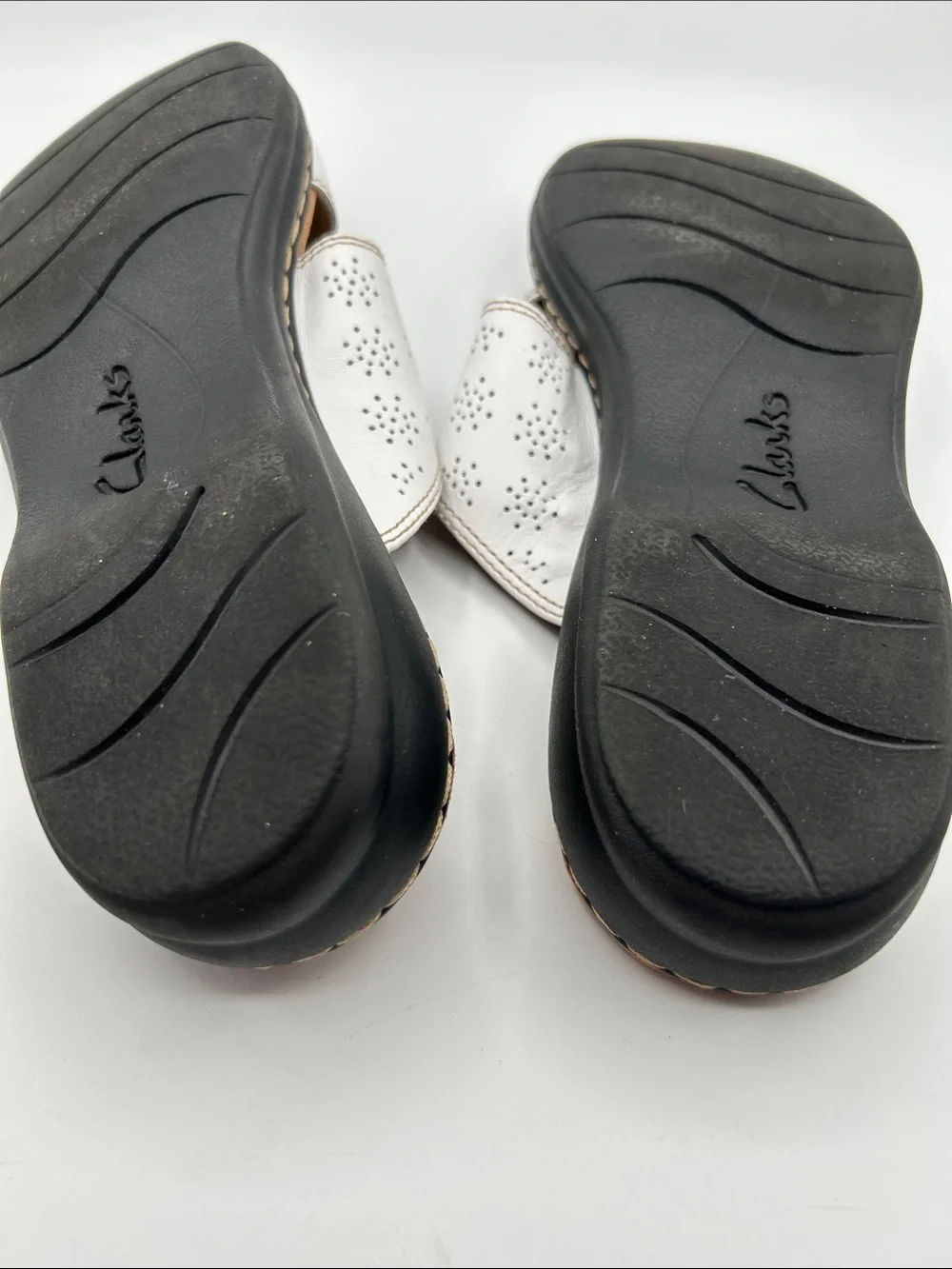 Clarks White Perforated Adjustable Slide Sandals Size 12 N Narrow